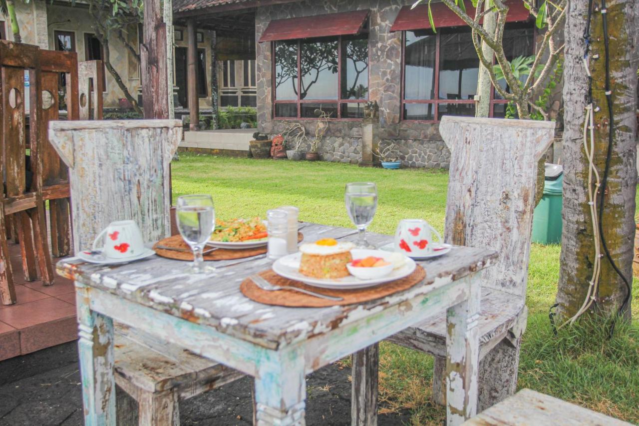 Temple Cafe & Hotel