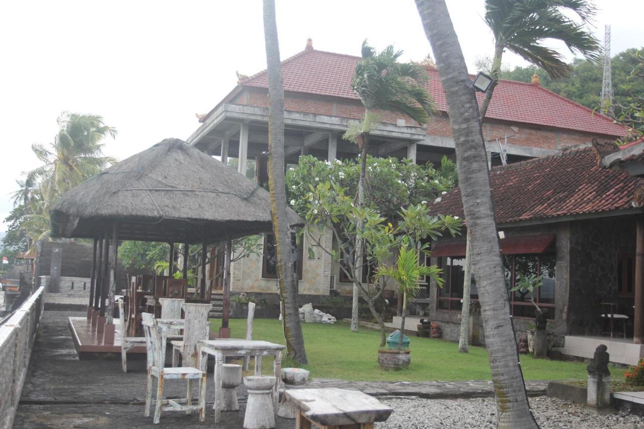 Temple Cafe & Hotel 2*