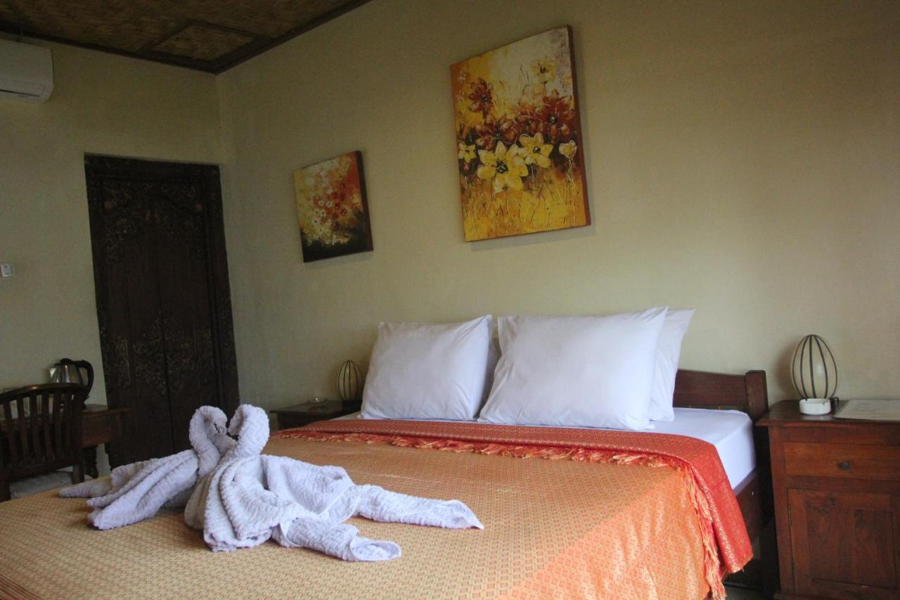 Temple Cafe & Hotel 2*