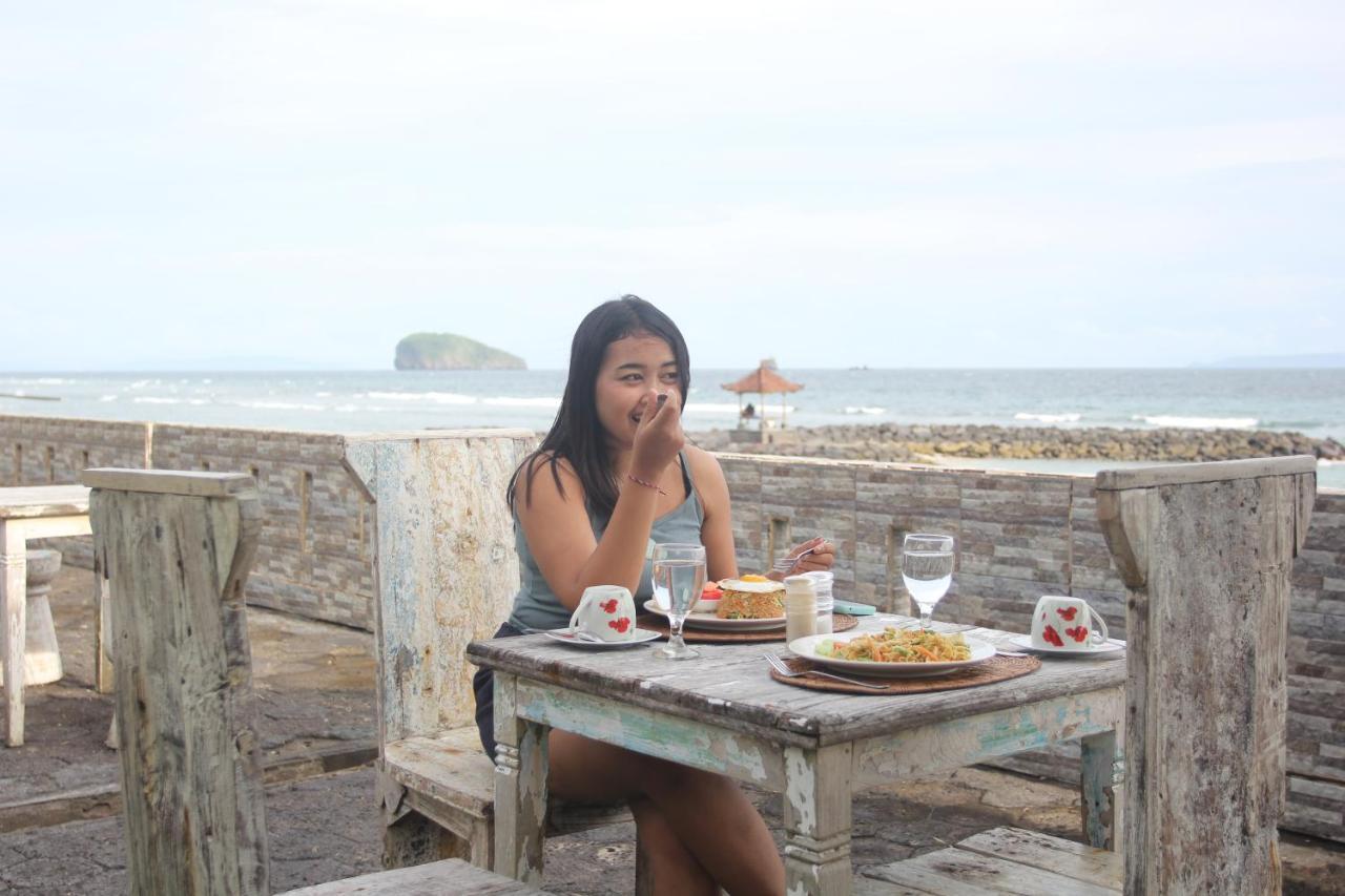 Temple Cafe &