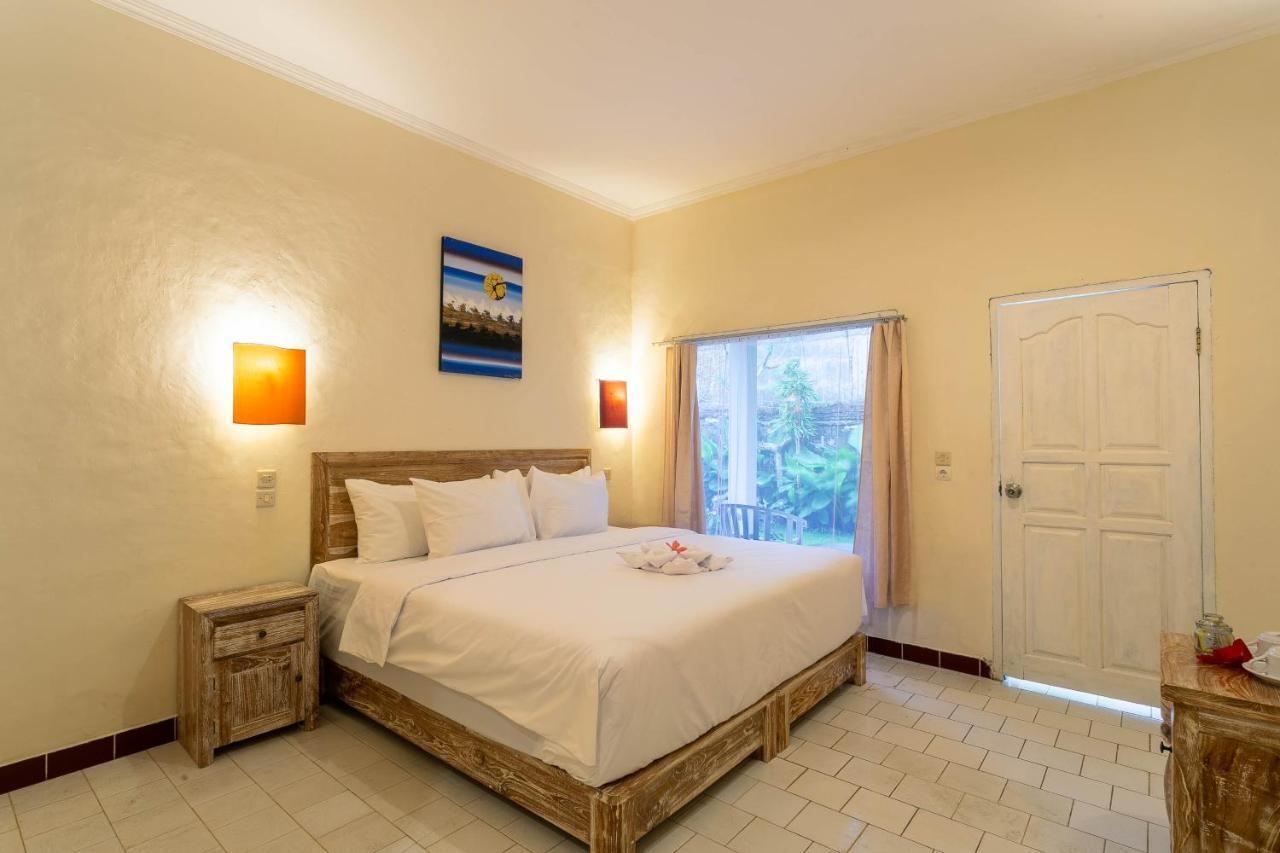 Guest house Utama Front *