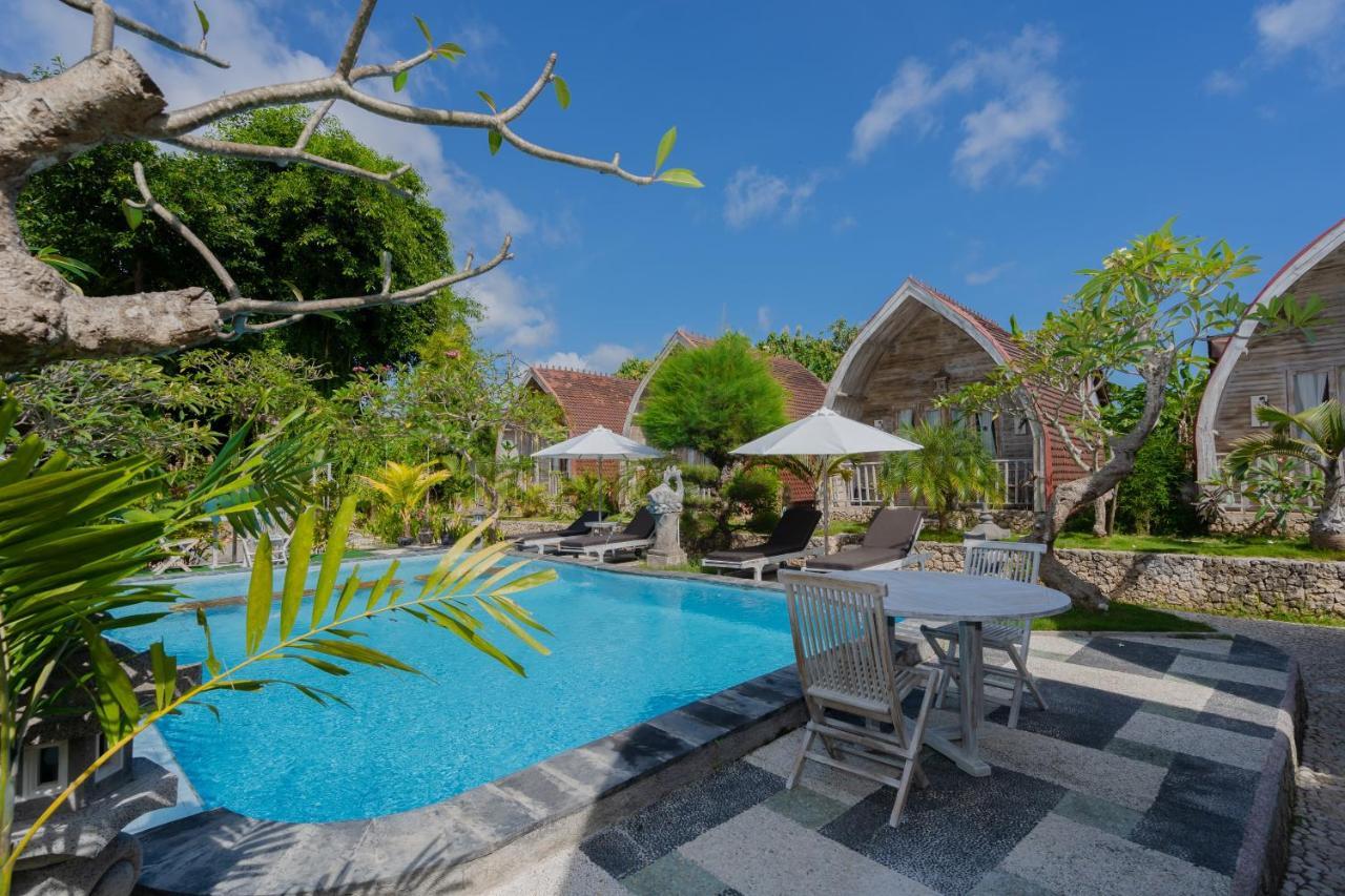 The Mel Huts 3*