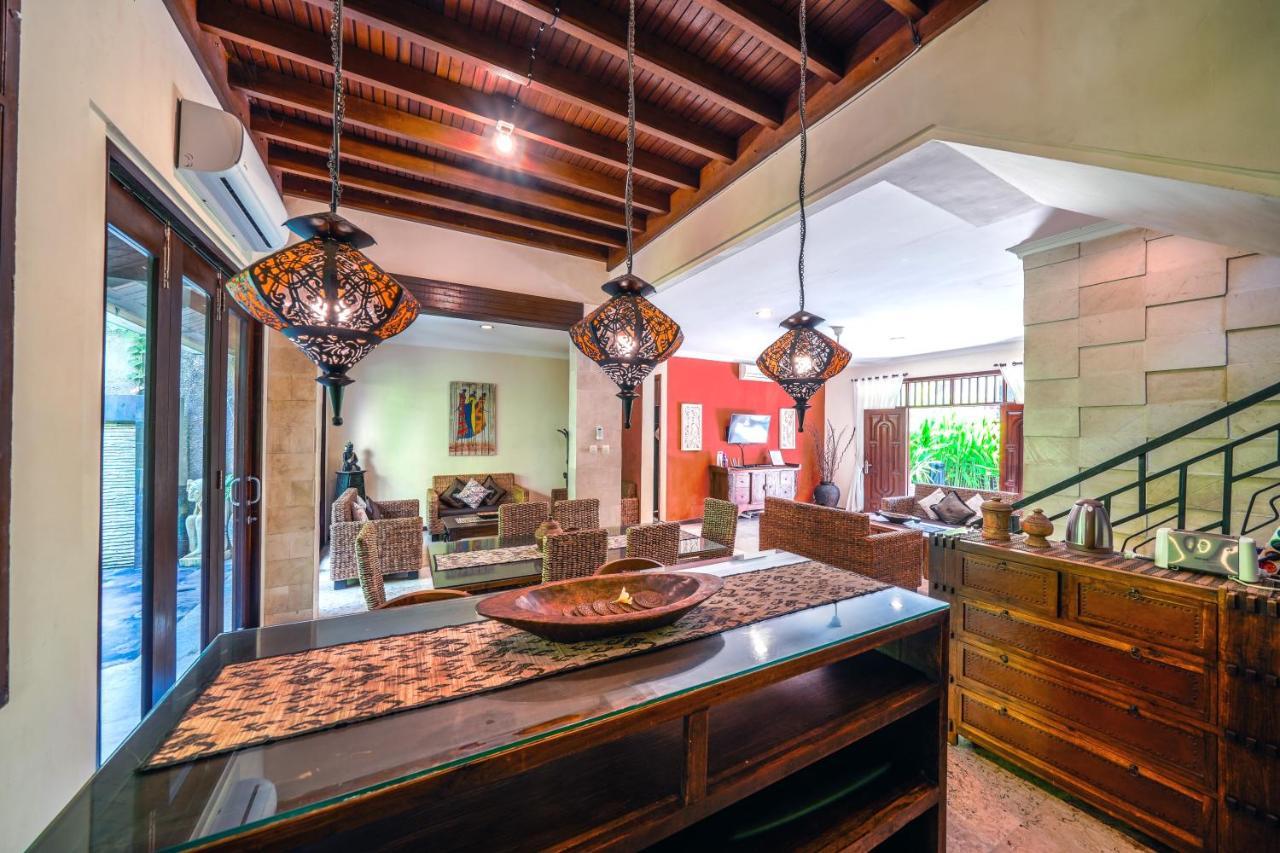 Villa De Cinta - Kuta - 5 Bedrooms - Heart Of Kuta *