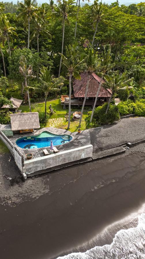 Secret Moon House Guest house