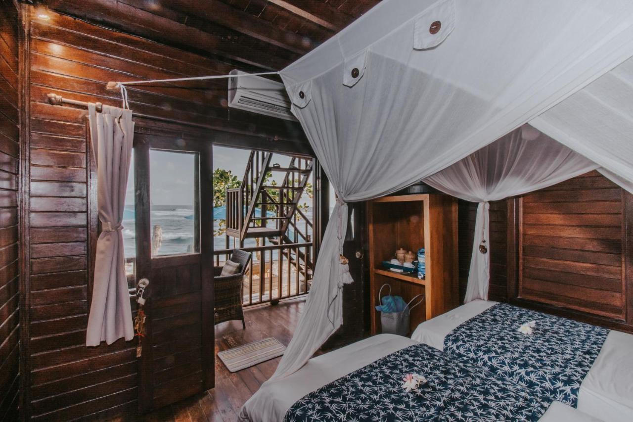 Dream Huts 4*