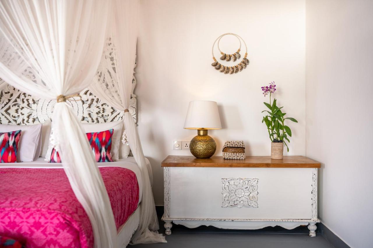 Pinkcoco - Constant Surprises & For Cool Adults Only Hotel 3*