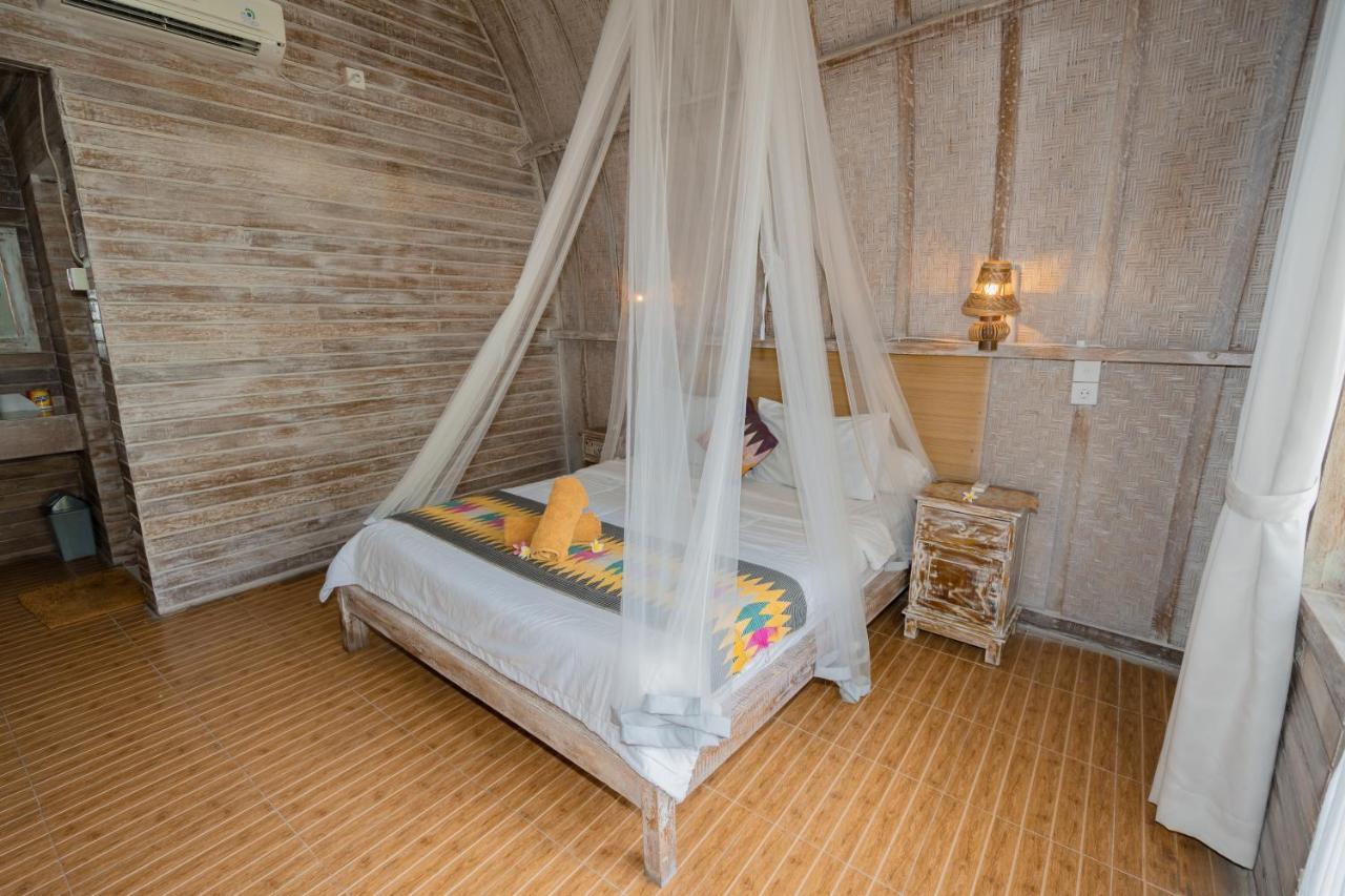 The Mel Huts Holiday park Batununggul