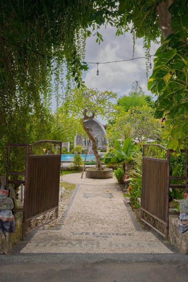Holiday park The Mel Huts Batununggul