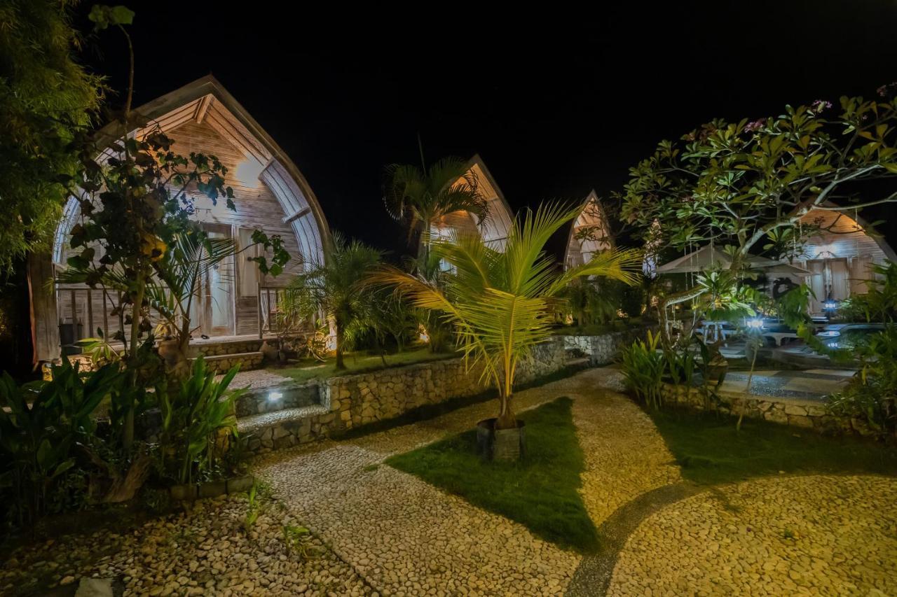 Holiday park The Mel Huts Batununggul