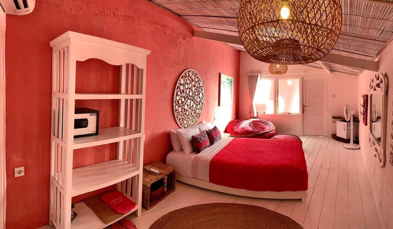 Pinkcoco - Constant Surprises & For Cool Adults Only 3* Uluwatu (Bali)