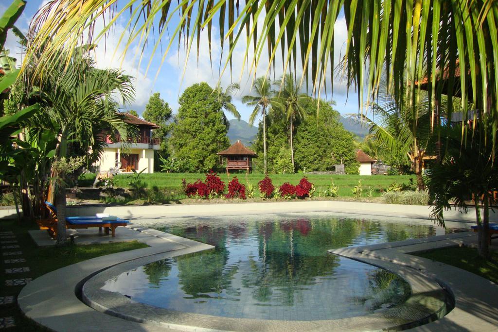 Atres Munduk (Bali)