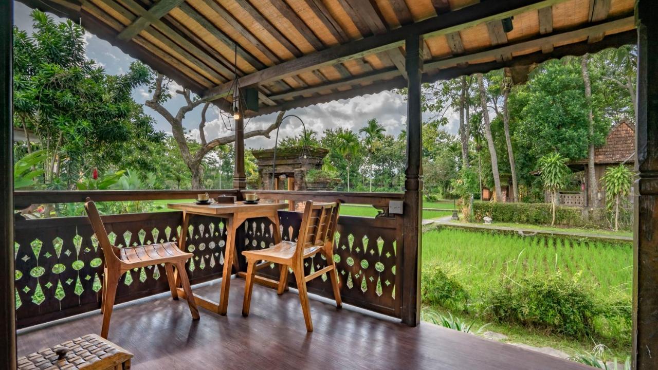 Kajane Yangloni At Bali