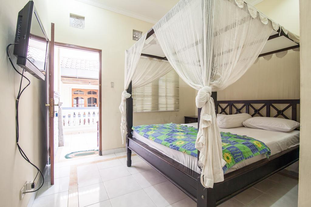 Lori Beach Seminyak (Bali)