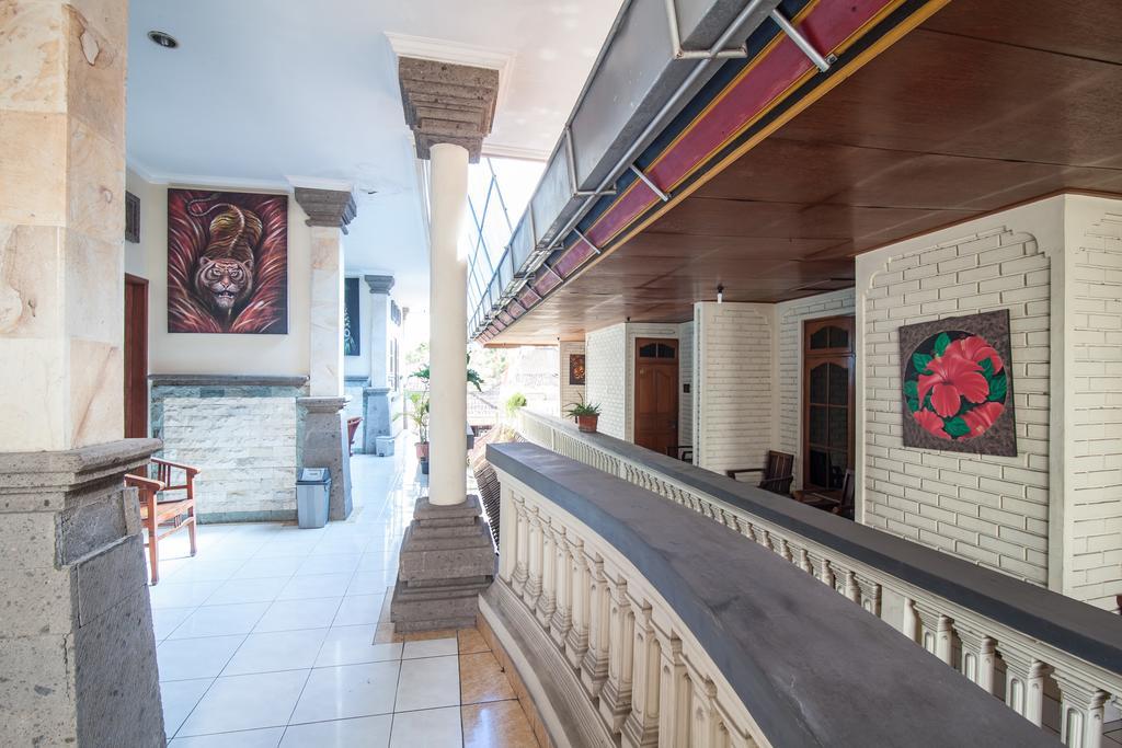 Lori Beach Guest house Seminyak (Bali)