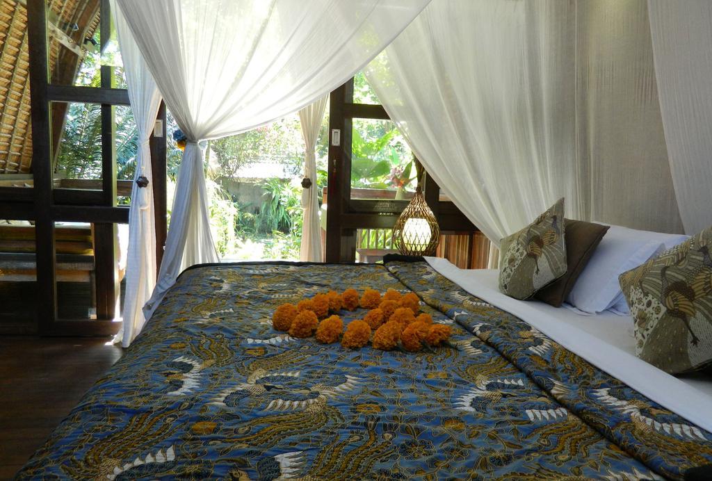 Cili Emas Oceanside