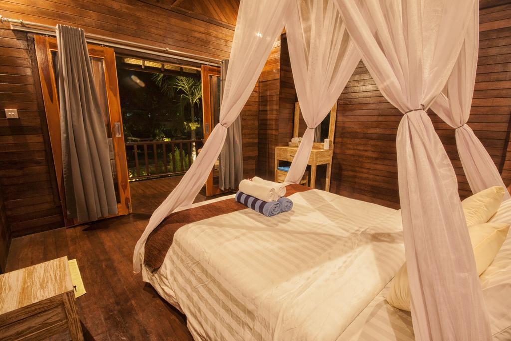 Taman liburan Amora Hut's Nusa Lembongan (Bali)
