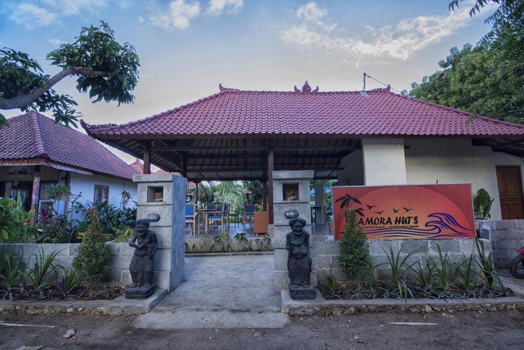 Amora Hut's 3*