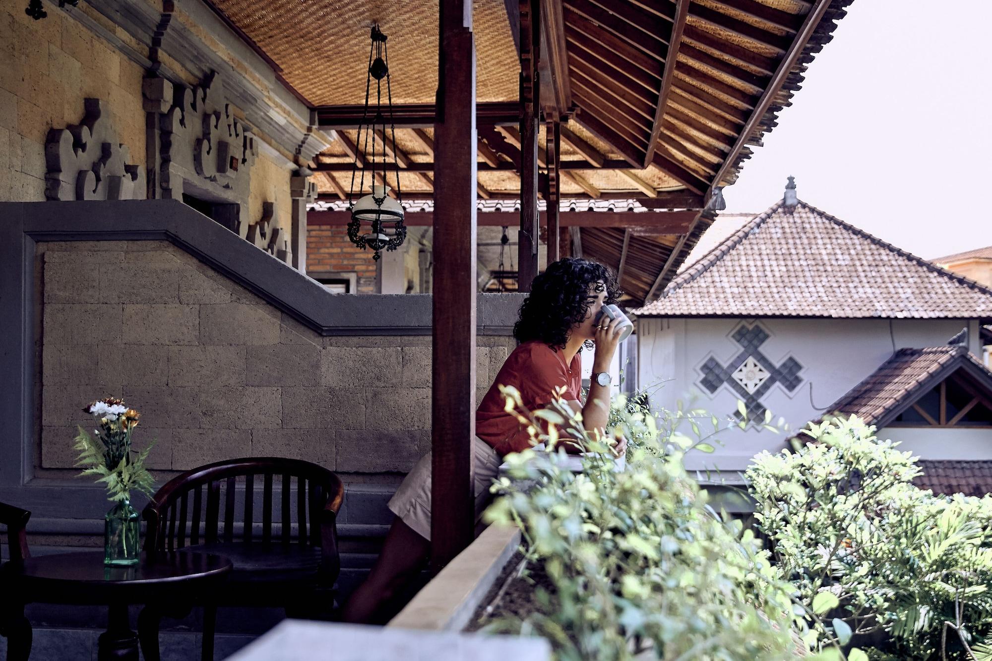 Outpost Coliving Hotel