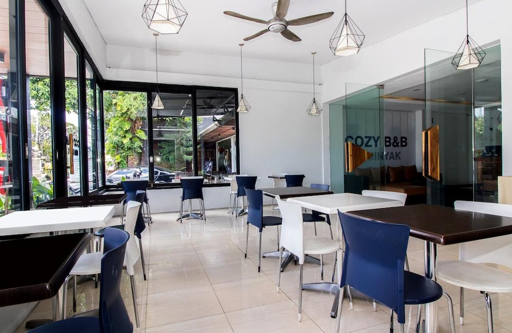 Oyo 2854 Cozy Hotel 2*