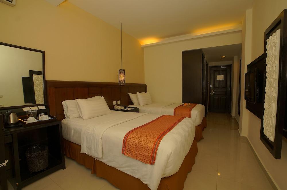 Resort Western Kuta 4*