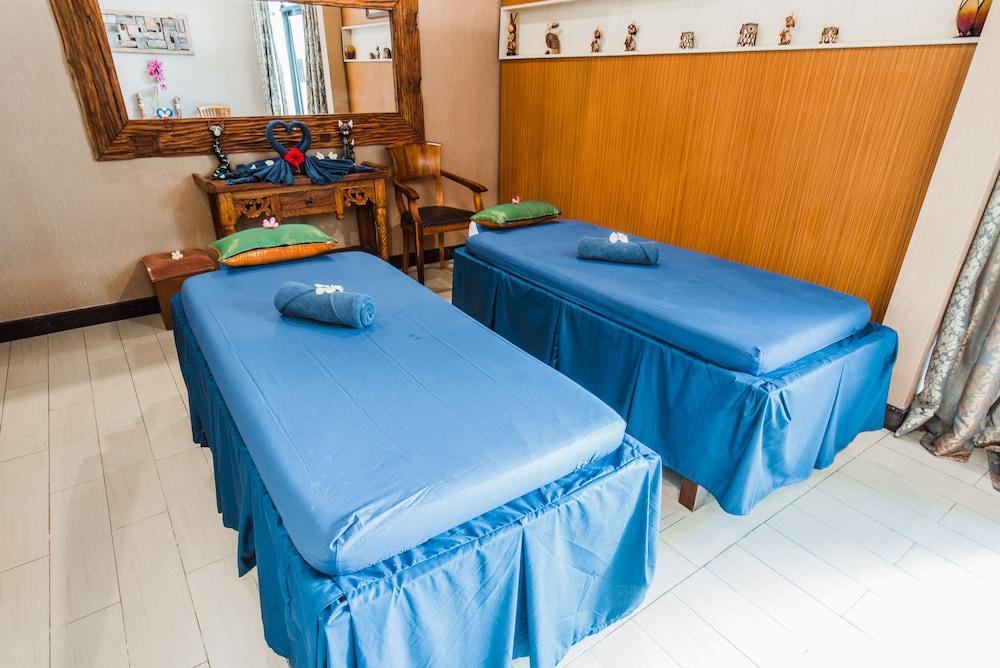 Hotel Aldeoz Grand Kancana 4*