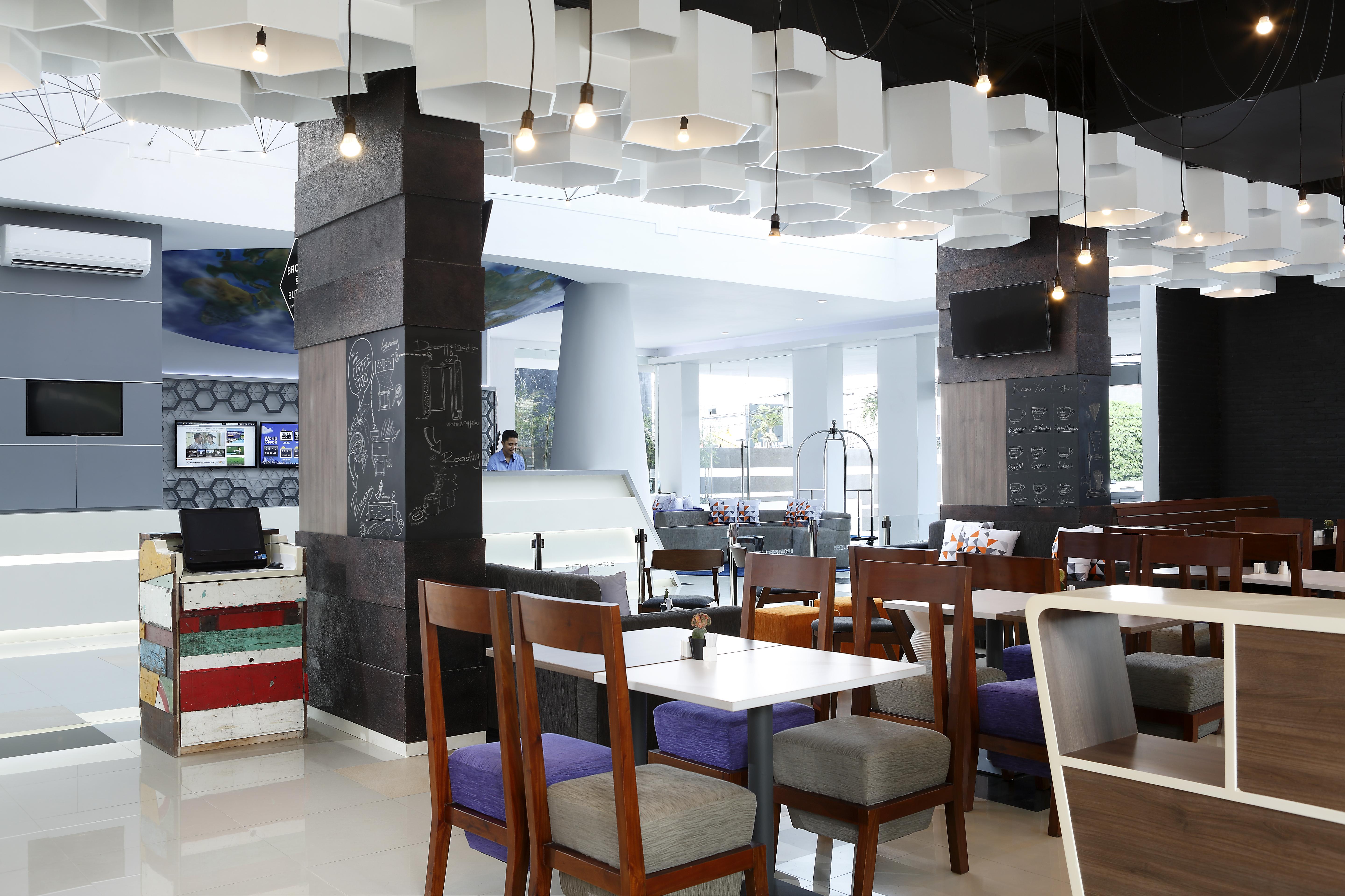 Berry Biz Hotel