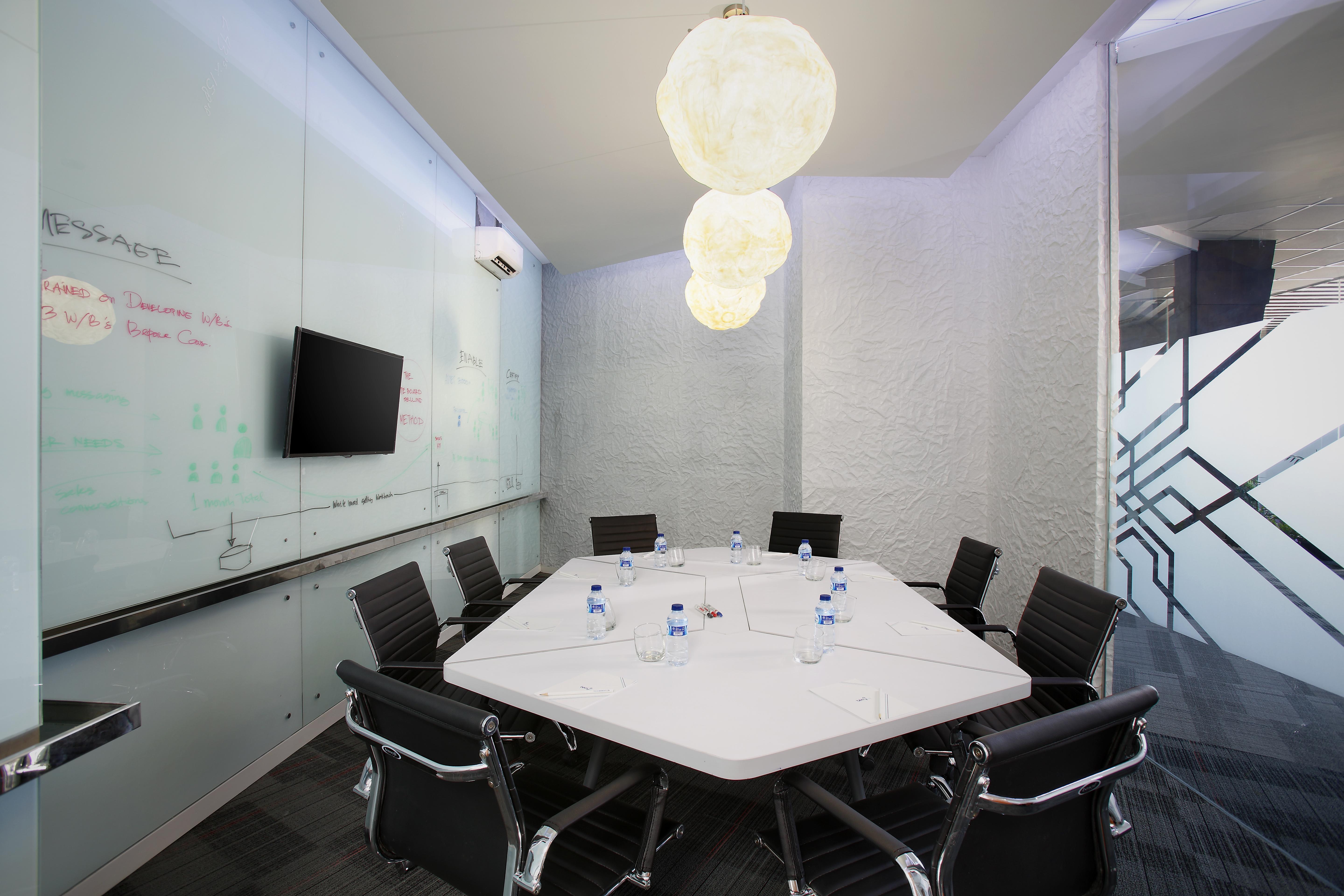 Berry Biz Hotel 3*