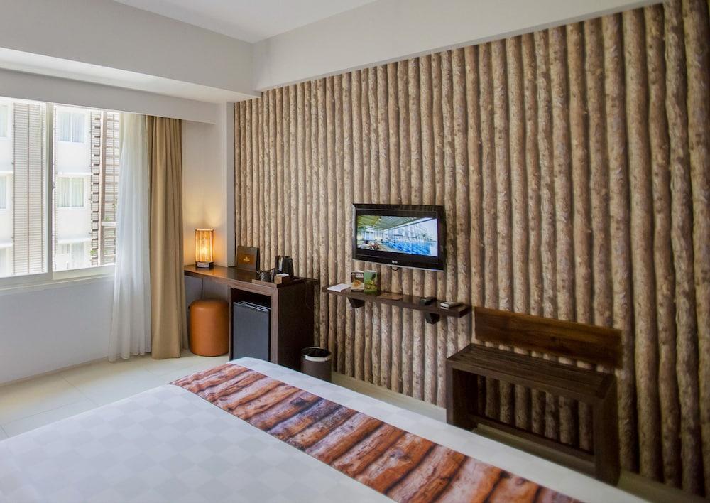 Hotel Ananta 4*