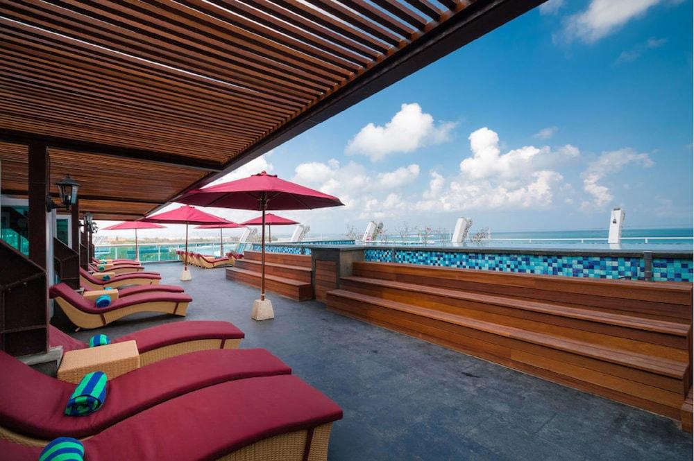 Kutabex Beachfront Hotel Hotel 3*