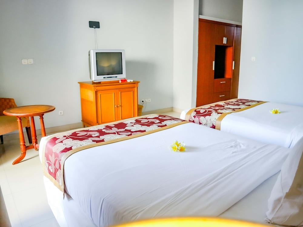 U Tube Hotel 3*