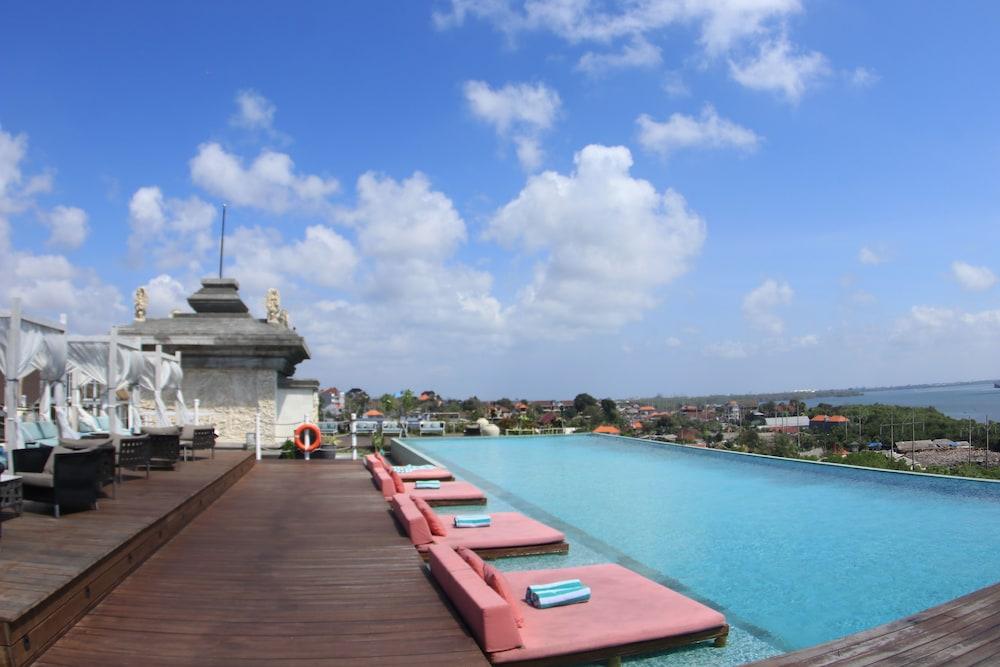 The Crystal Luxury Bay Nusa Dua Resor 5*
