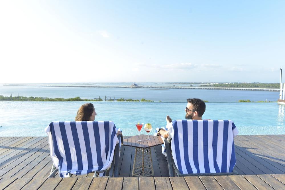 The Crystal Luxury Bay Nusa Dua Nusa Dua (Bali)