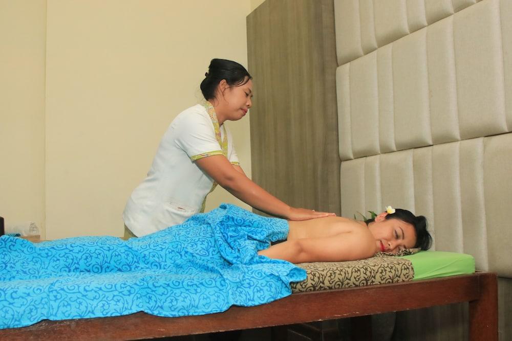The Crystal Luxury Bay Nusa Dua Resor 5*