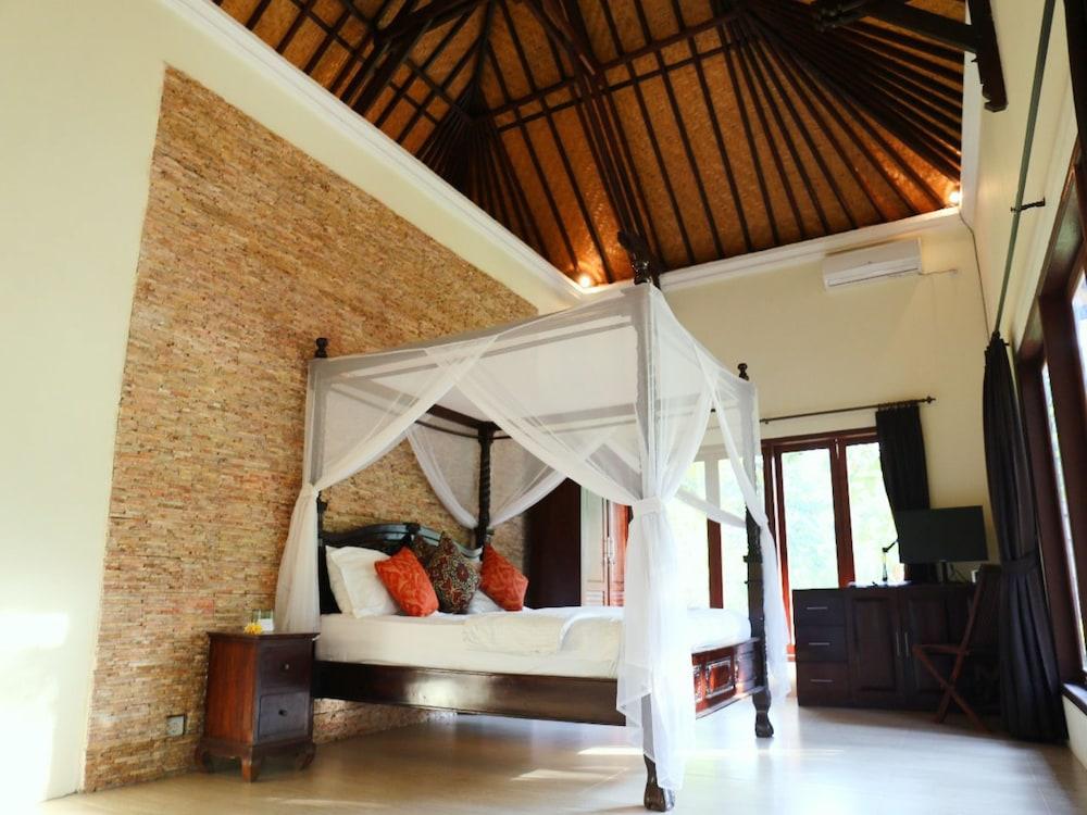 Bondalem Club Villa