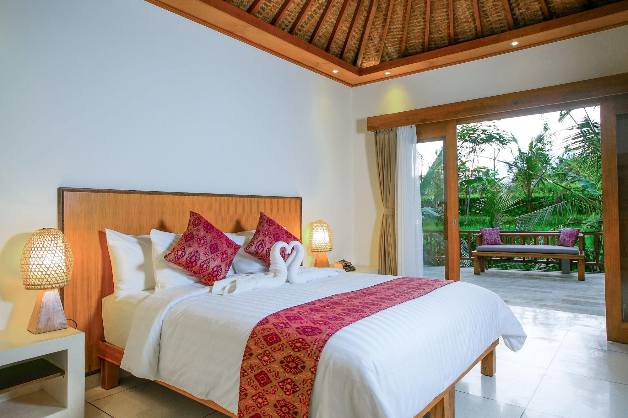 Pesantian Villa And Warung 4*
