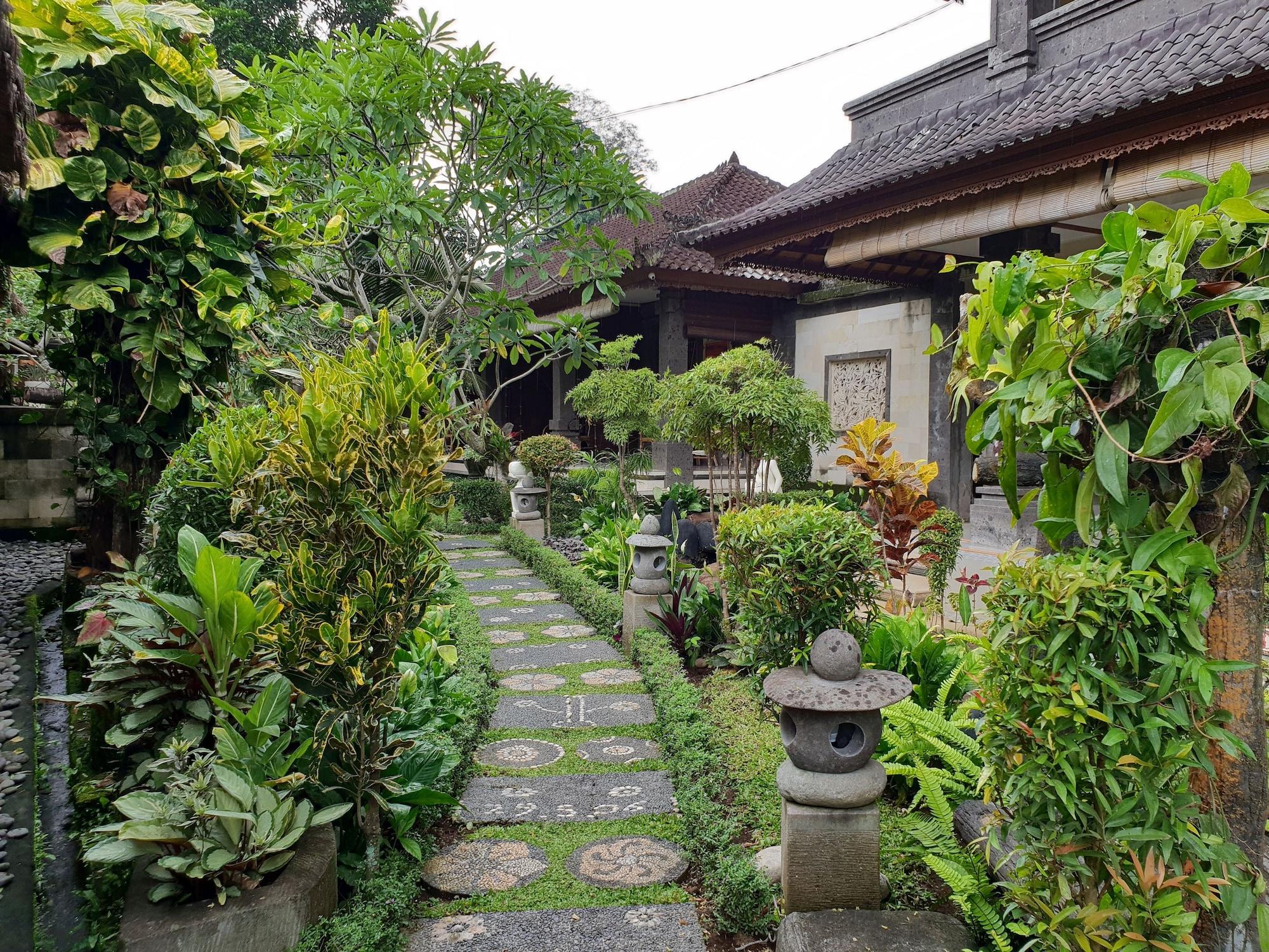 Guest house Liyer House