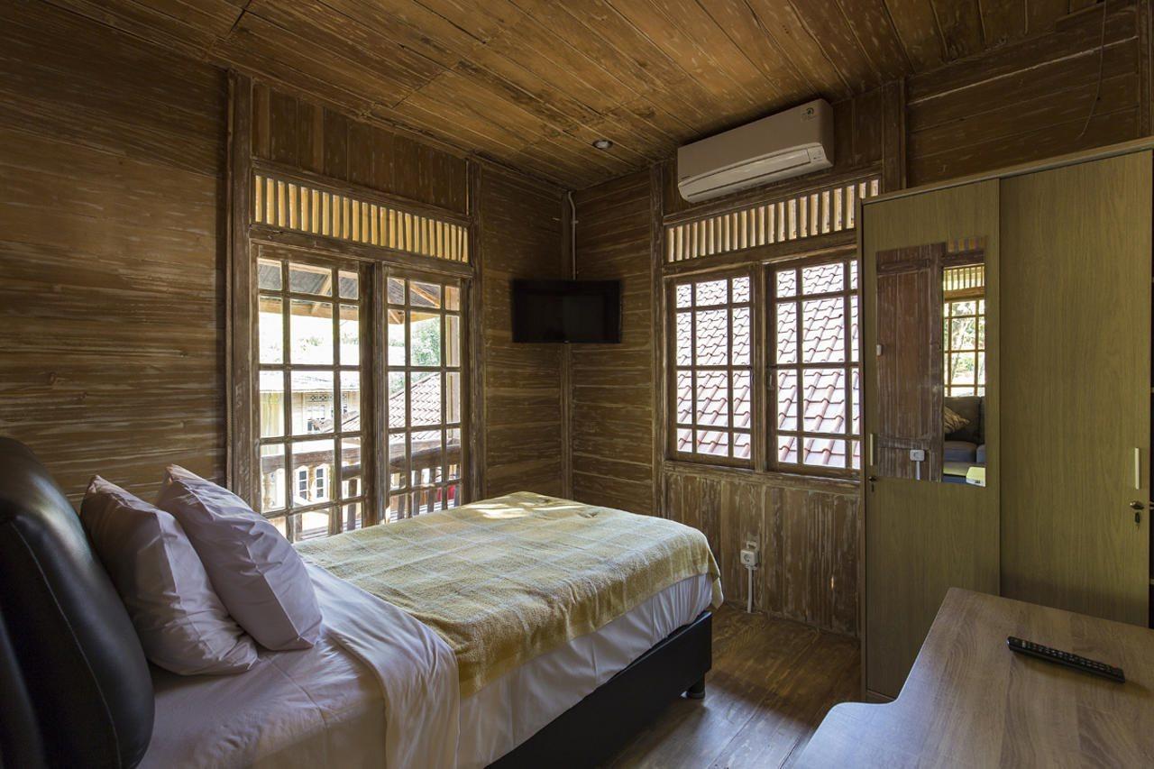Menjangan - Chse Certified Holiday home Banyuwedang
