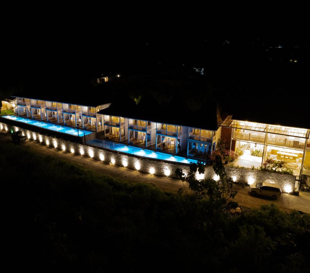 Mambo Hill Resort 4*