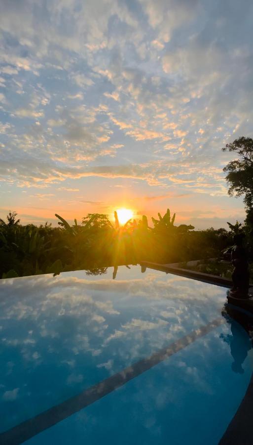 Sunset Hill Hotel 3*