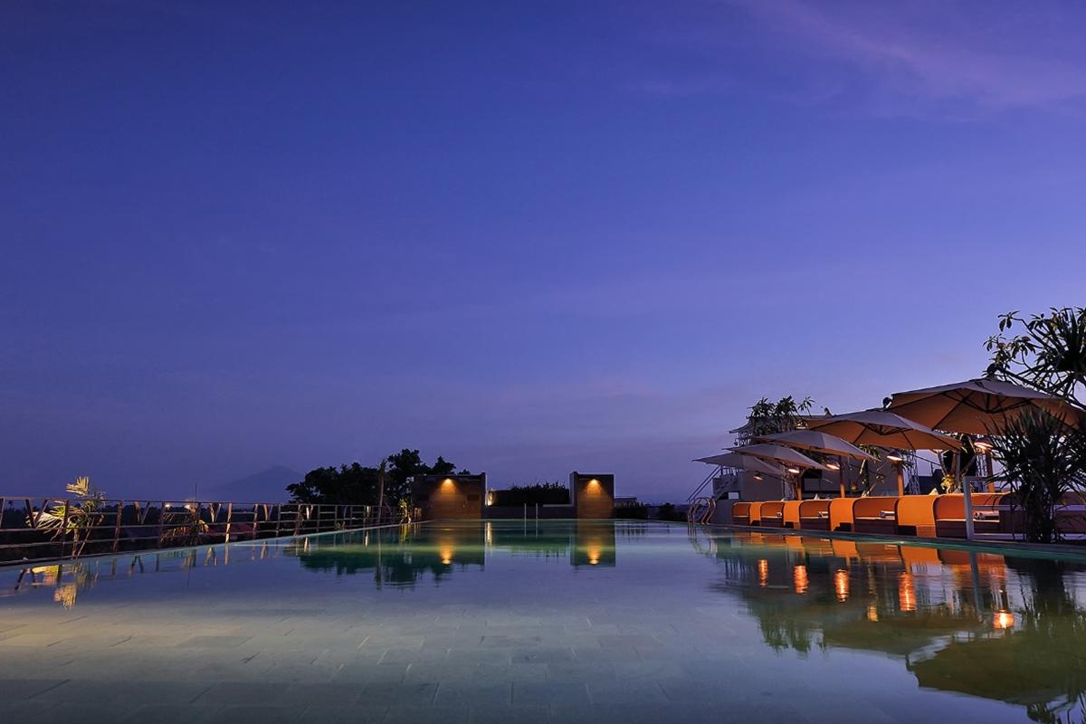 Hotel De Vins Sky 4*