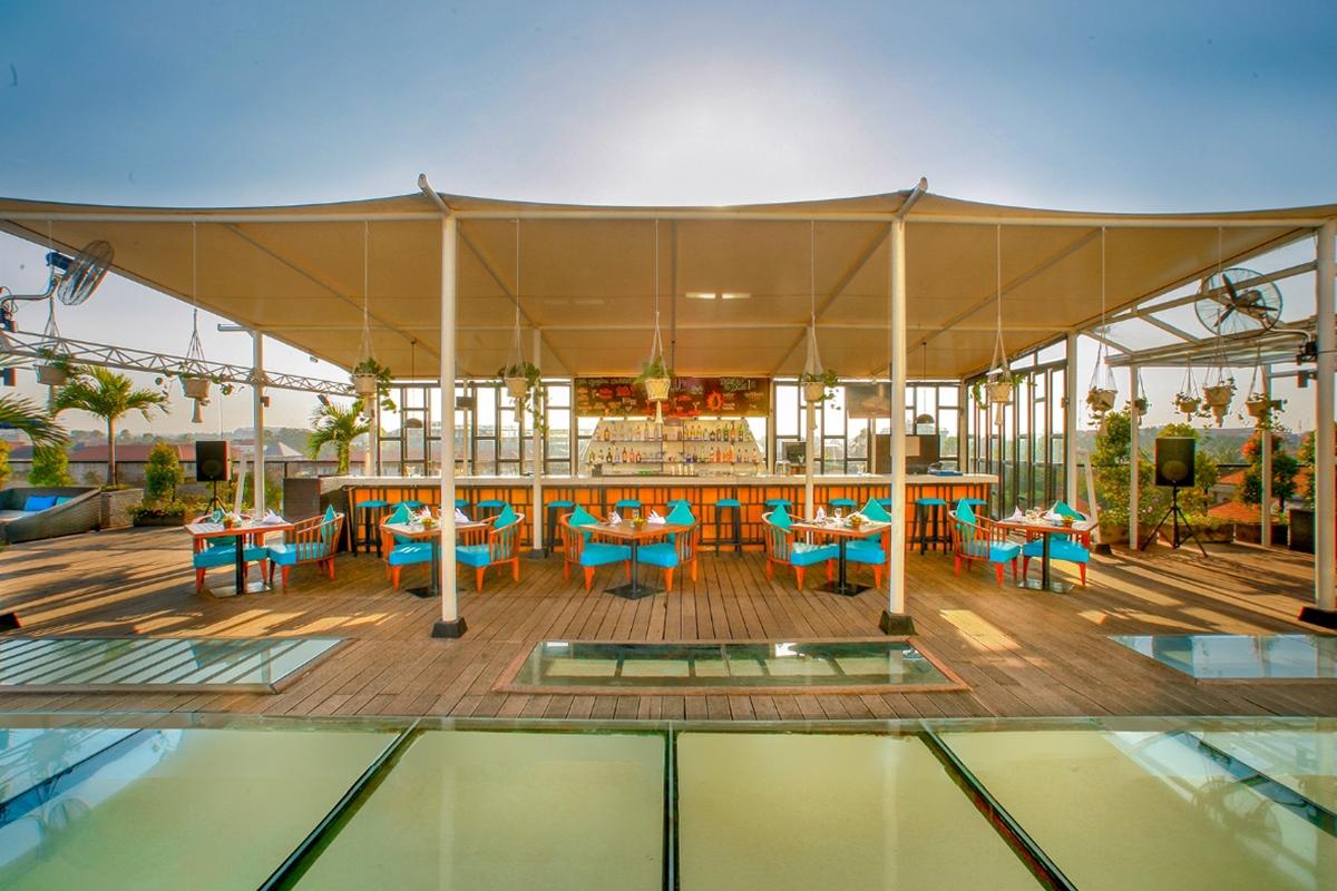 De Vins Sky Hotel 4*