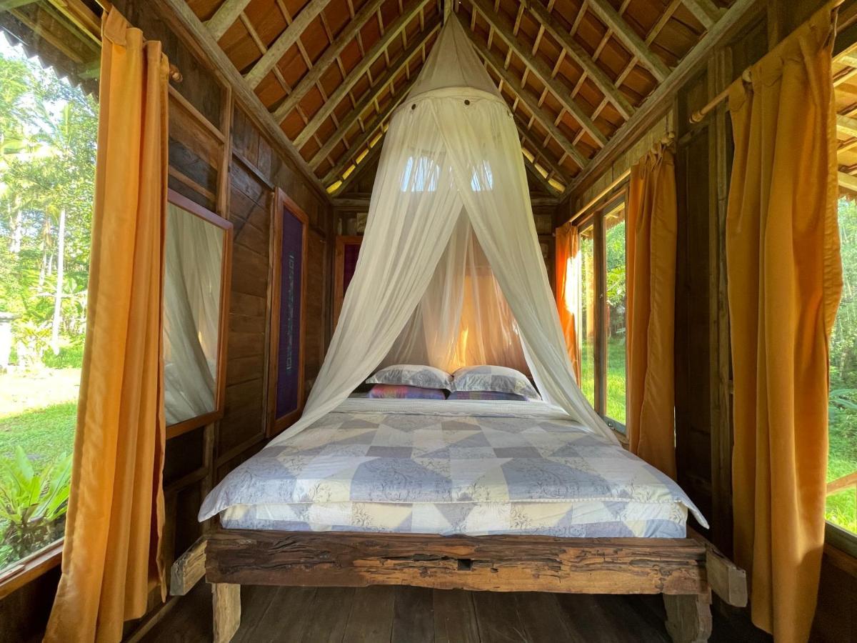 Lodge Oemah Tepi Sawah *