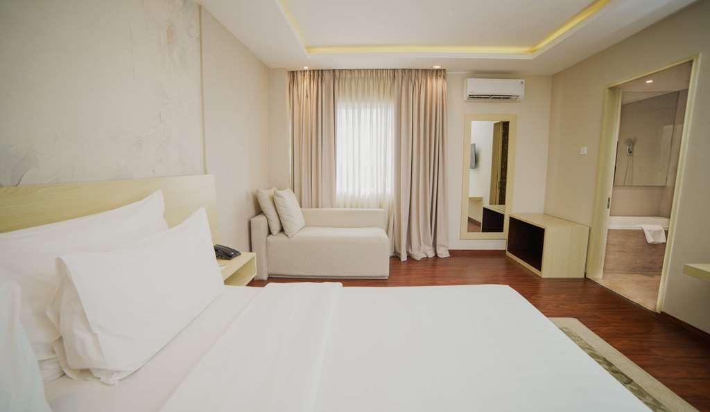 Four Star By Trans 4*