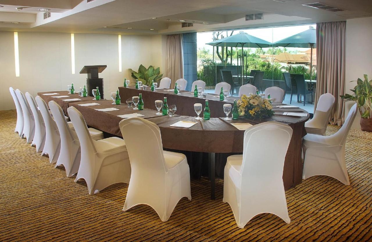 Aston Kuta And Hotel 4*