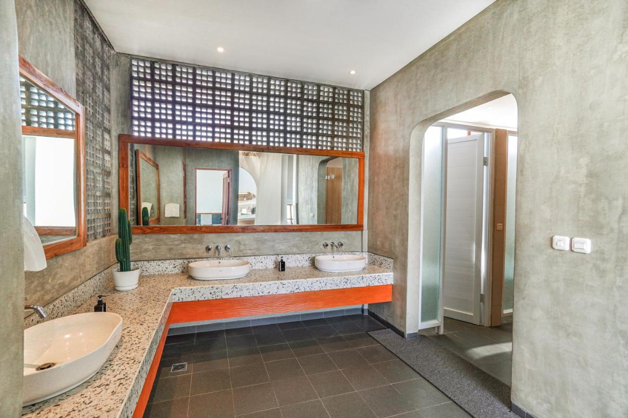 Roomates Surf Camp By Ini Vie Hospitality Canggu (Bali)