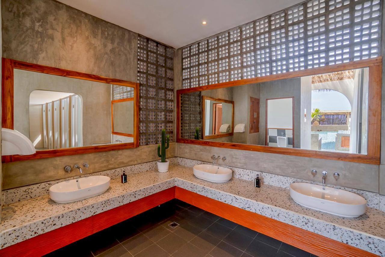 Roomates Surf Camp By Ini Vie Hospitality Hostel