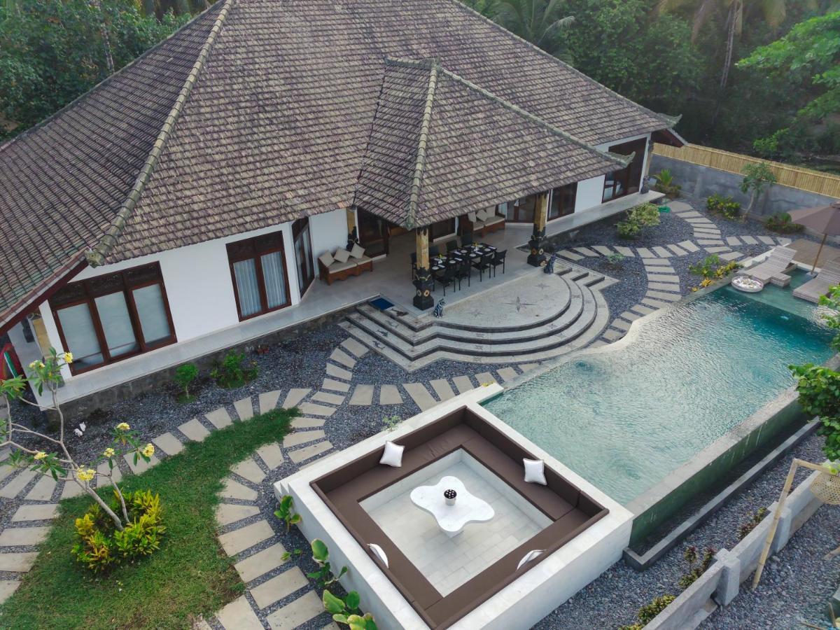 Bali Taoka Singaraja (Bali)
