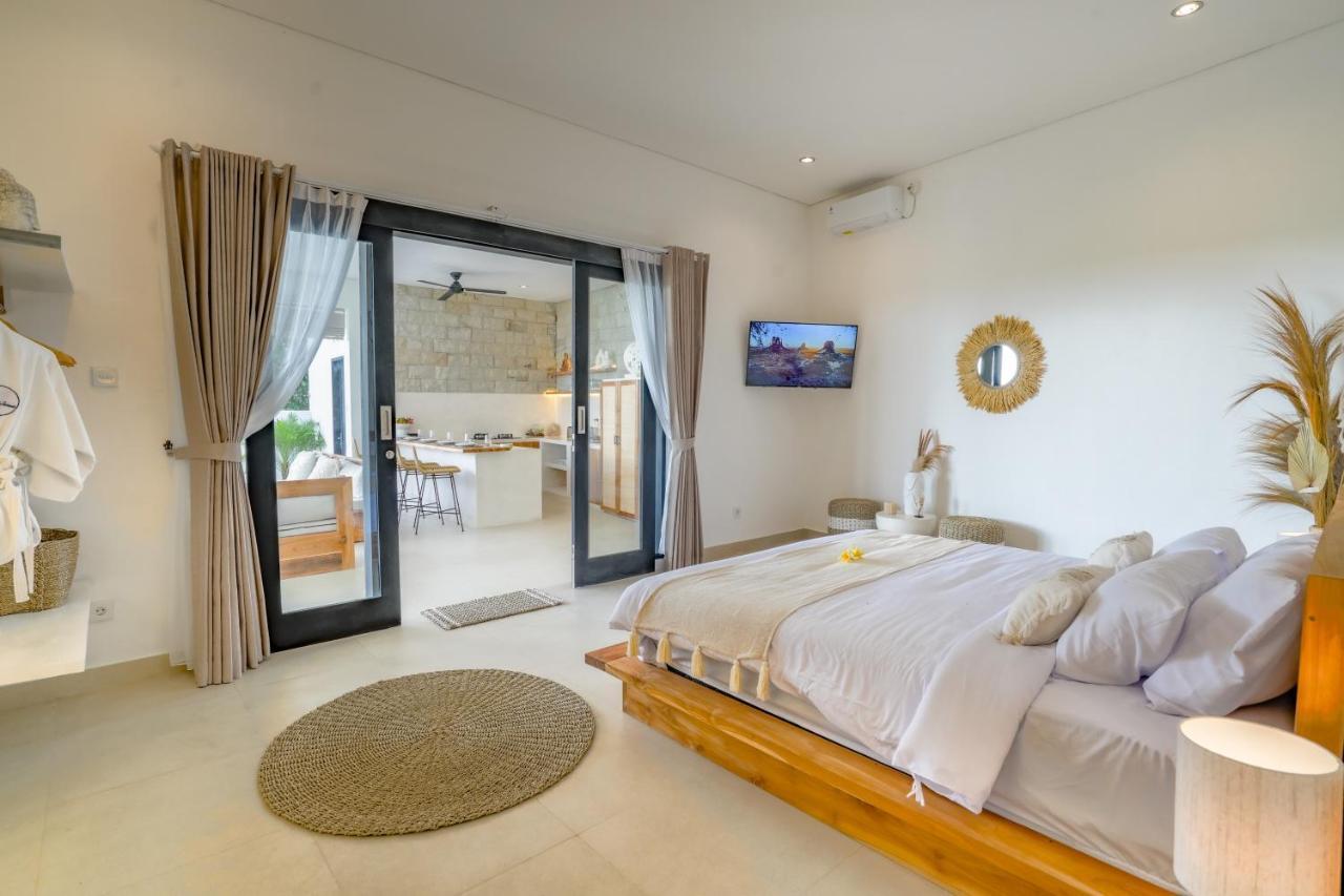 Santorini Sunset New 4 Bedroom With Beautiful Rice Paddy View And A Large Pool Villa Canggu (Bali)