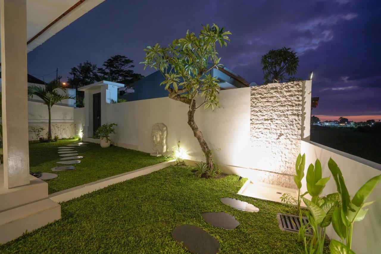 Santorini Sunset New 4 Bedroom With Beautiful Rice Paddy View And A Large Pool *