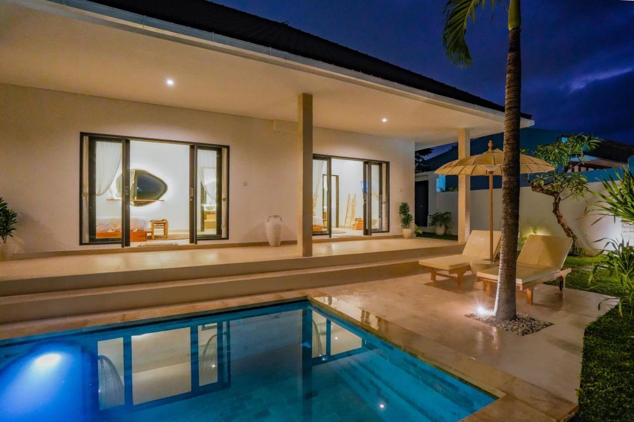 Santorini Sunset New 4 Bedroom With Beautiful Rice Paddy View And A Large Pool * Canggu (Bali)